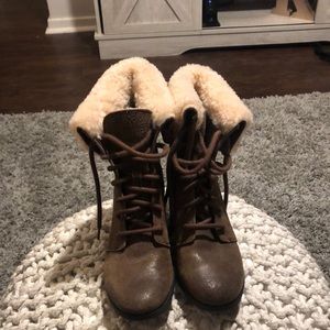 Ugg leather fold over boots size 6